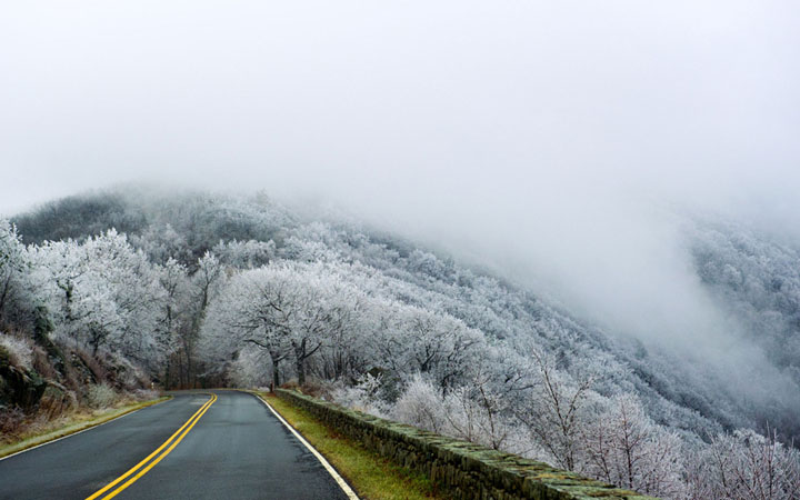 check-out-6-of-the-most-breathtaking-winter-drives-in-the-us